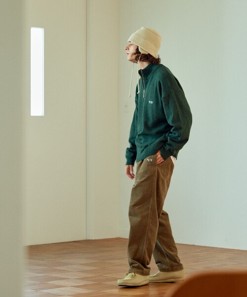 TOWNCRAFT（タウンクラフト）の「TOWN CRAFT/タウンクラフト 別注 リラックスフィット ハーフジップニット/ハーフジップ/ワンポイントロゴ/アクリルニット/ビックシルエット（ニット/セーター・メンズ・ベージュ/ブラック/サックスブルー/オレンジ/グリーン・MEDIUM/LARGE）」の21枚目の写真