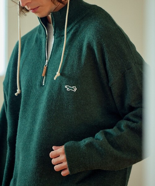 TOWNCRAFT（タウンクラフト）の「TOWN CRAFT/タウンクラフト 別注 リラックスフィット ハーフジップニット/ハーフジップ/ワンポイントロゴ/アクリルニット/ビックシルエット（ニット/セーター・メンズ・ベージュ/ブラック/サックスブルー/オレンジ/グリーン・MEDIUM/LARGE）」の9枚目の写真