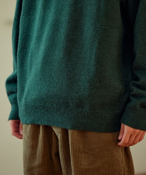 TOWNCRAFT（タウンクラフト）の「TOWN CRAFT/タウンクラフト 別注 リラックスフィット ハーフジップニット/ハーフジップ/ワンポイントロゴ/アクリルニット/ビックシルエット（ニット/セーター・メンズ・ベージュ/ブラック/サックスブルー/オレンジ/グリーン・MEDIUM/LARGE）」の6枚目の写真