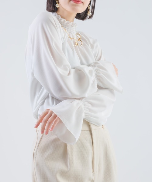 PICCIN(ピッチン)の「フリルネックジョーゼットブラウス(シャツ/ブラウス・レディース・ネイビー/オフホワイト・M)」の4枚目の写真