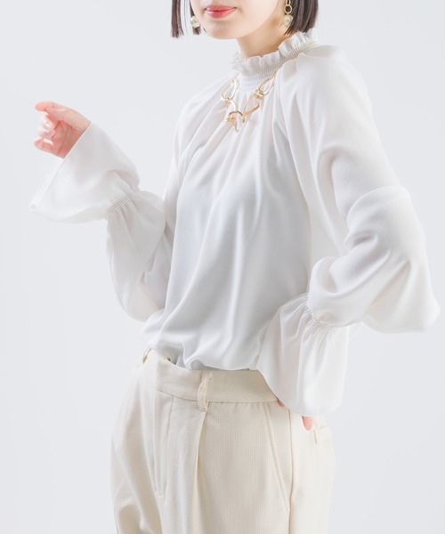 PICCIN(ピッチン)の「フリルネックジョーゼットブラウス(シャツ/ブラウス・レディース・ネイビー/オフホワイト・M)」の3枚目の写真