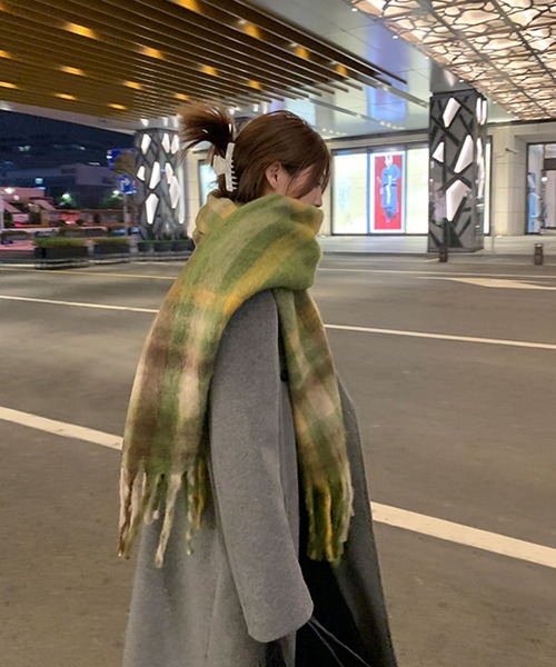 meJane（ミージェーン）の「モヘアライクチェックストール（ストール/ショール・レディース・ダークグリーン系/アイボリー系・FREE）」の2枚目の写真