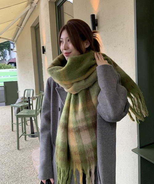 meJane（ミージェーン）の「モヘアライクチェックストール（ストール/ショール・レディース・ダークグリーン系/アイボリー系・FREE）」の22枚目の写真