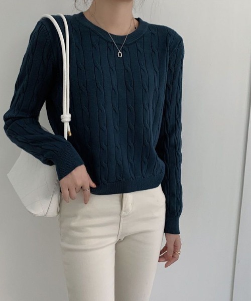 a lot of love(ア ロット オブ ラブ)の「ケーブル編みスマートニット(ニット/セーター・レディース・ホワイト/ネイビー/ベージュ・FREE)」の3枚目の写真