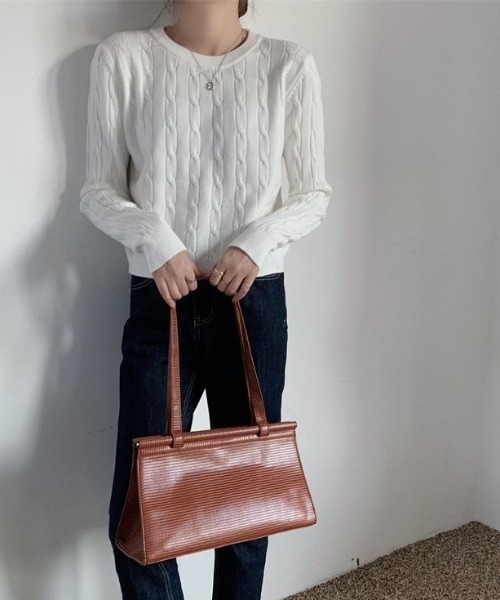 a lot of love(ア ロット オブ ラブ)の「ケーブル編みスマートニット(ニット/セーター・レディース・ホワイト/ネイビー/ベージュ・FREE)」の1枚目の写真