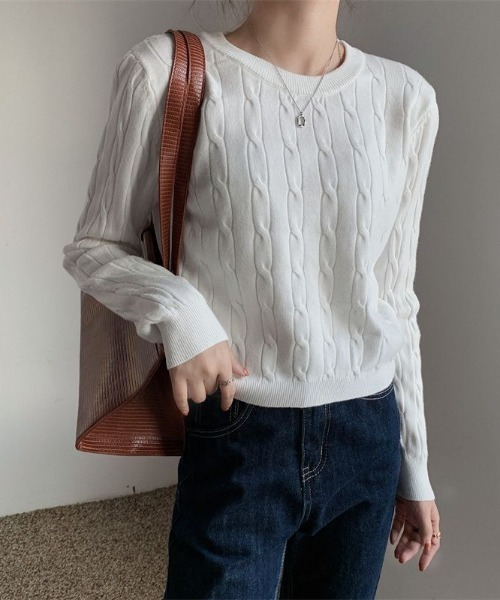 a lot of love(ア ロット オブ ラブ)の「ケーブル編みスマートニット(ニット/セーター・レディース・ホワイト/ネイビー/ベージュ・FREE)」の5枚目の写真