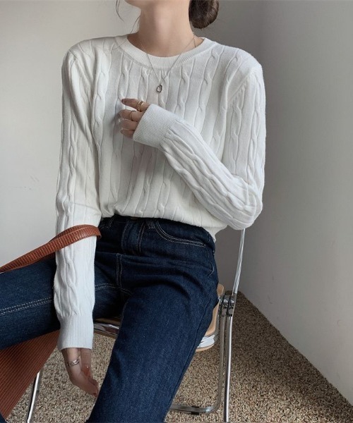 a lot of love(ア ロット オブ ラブ)の「ケーブル編みスマートニット(ニット/セーター・レディース・ホワイト/ネイビー/ベージュ・FREE)」の4枚目の写真