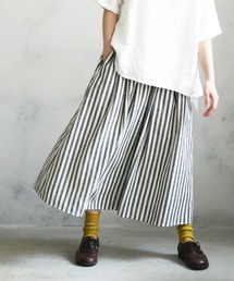 無地より、きやすいストライプのスカート