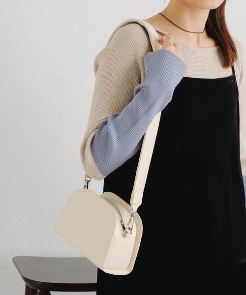 Kastane（カスタネ）の「ワイドベルトショルダーBAG（ショルダーバッグ・レディース・レッド/ブラック/アイボリー・FREE）」の2枚目の写真