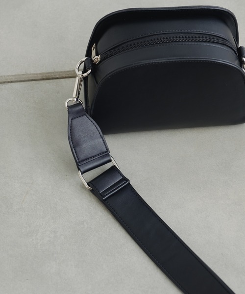 Kastane（カスタネ）の「ワイドベルトショルダーBAG（ショルダーバッグ・レディース・レッド/ブラック/アイボリー・FREE）」の10枚目の写真