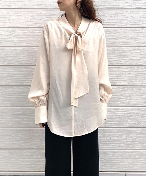 Q(キュー)の「ブライトツイルボウタイブラウス(シャツ/ブラウス・レディース・アイボリー/ブラック・MEDIUM)」の3枚目の写真