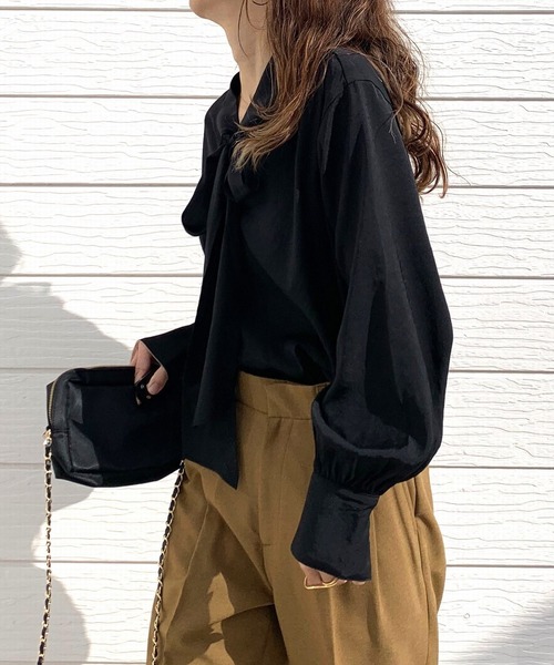 Q(キュー)の「ブライトツイルボウタイブラウス(シャツ/ブラウス・レディース・アイボリー/ブラック・MEDIUM)」の7枚目の写真