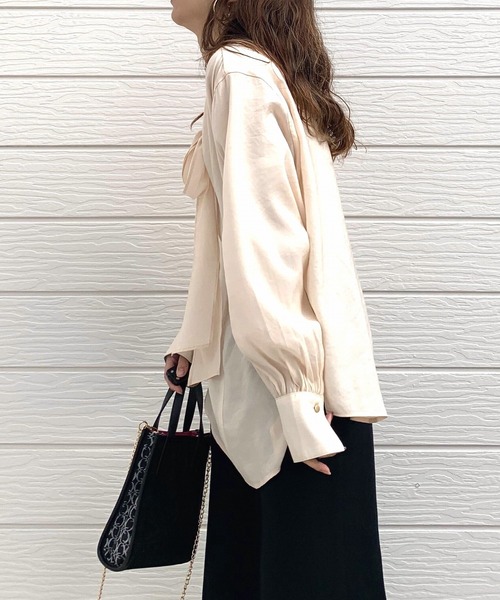 Q(キュー)の「ブライトツイルボウタイブラウス(シャツ/ブラウス・レディース・アイボリー/ブラック・MEDIUM)」の10枚目の写真