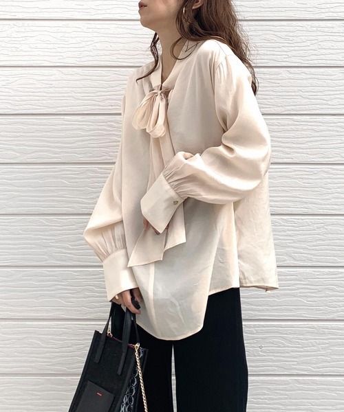 Q(キュー)の「ブライトツイルボウタイブラウス(シャツ/ブラウス・レディース・アイボリー/ブラック・MEDIUM)」の9枚目の写真