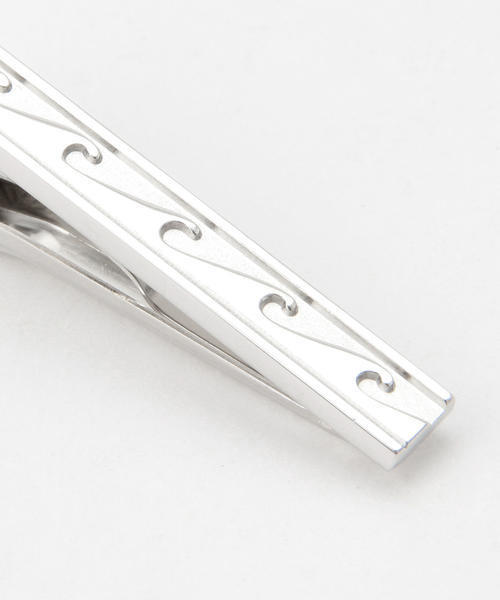 BRILLA per il gusto（ブリッラペルイルグースト）の「Brilla per il gusto / “波NAMI” タイバー マット（ネクタイピン・メンズ・シルバー/ゴールド・ONE SIZE）」の9枚目の写真