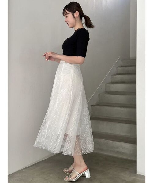 dazzlin（ダズリン）の「アシメエンブロイダリーニットトップス（ニット/セーター・レディース・ピンク/ブラック/オフホワイト/グレー・FREE）」の19枚目の写真