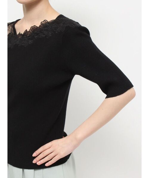 dazzlin（ダズリン）の「アシメエンブロイダリーニットトップス（ニット/セーター・レディース・ピンク/ブラック/オフホワイト/グレー・FREE）」の8枚目の写真