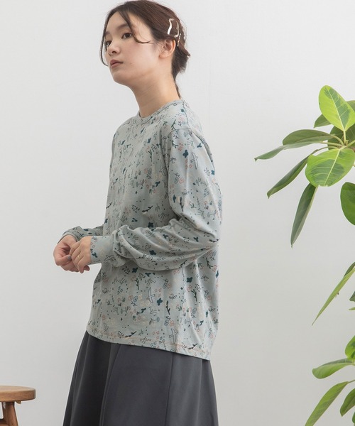 POU DOU DOU(プードゥドゥ)の「ボタニカル線画プリントロンTee(Tシャツ/カットソー・レディース・ブルー/ベージュ・3)」の9枚目の写真