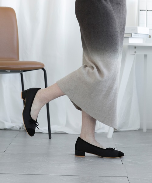 shoes365(シューズスリーシックスファイヴ)の「【shoes365】ローヒール 浅口 シルクバレエシューズ(バレエシューズ・レディース・ピンク/シルバー/ブラック・23.0cm/23.5cm/24.0cm/24.5cm/25.0cm/22.5cm)」の20枚目の写真