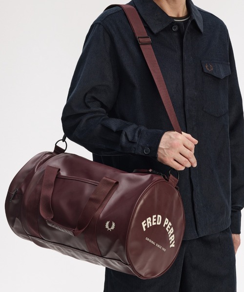 FRED PERRY（フレッドペリー）の「Tonal Classic Barrel Bag／トーナル