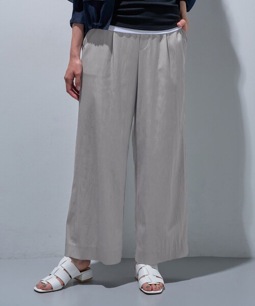 INDIVI（インディヴィ）の「【褒められパンツ／洗える】ウエストゴムワイドタックパンツ（その他パンツ・レディース・ライトグレー/ブラック/ブラウン系その他/ブルーグリーン/ネイビー/スミクロ/ベージュ/オフホワイト/ブルー/グレー/ブルー系5・03/07/12/15 /19/38/13/36/05/40/17/34/42）」の5枚目の写真