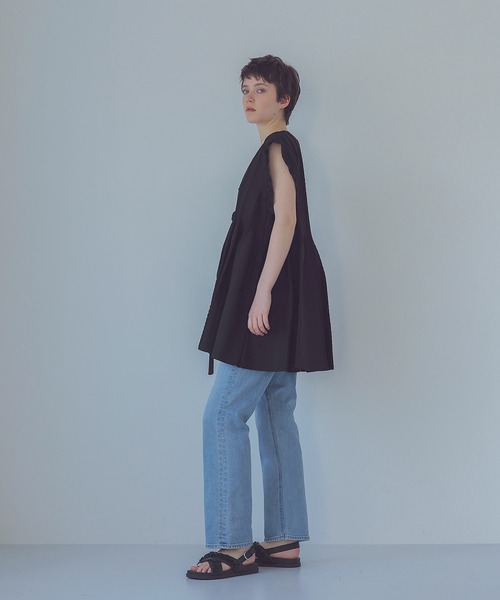 YANUK（ヤヌーク）の「YANUK / Straight 