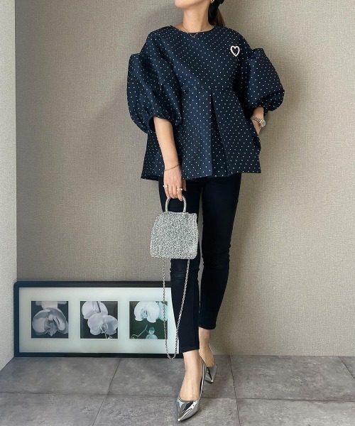 Lajour（ラジュール）の「日本製ブローチ付きプルオーバー（Tシャツ/カットソー・レディース・ネイビー/ブラック・フリー）」の11枚目の写真