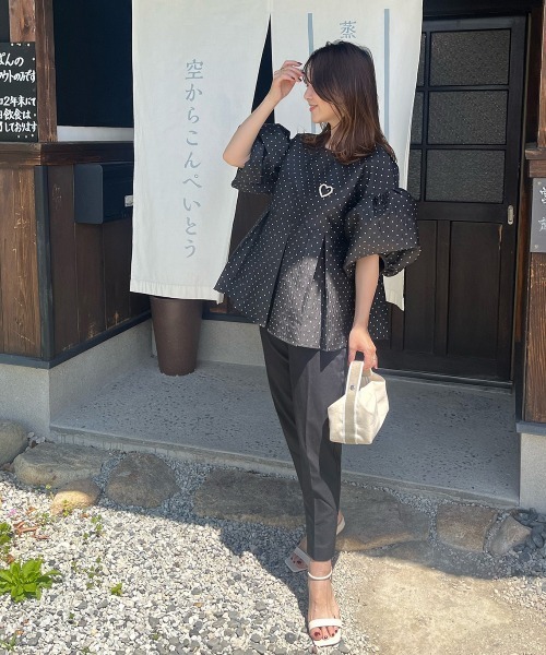 Lajour（ラジュール）の「日本製ブローチ付きプルオーバー（Tシャツ/カットソー・レディース・ネイビー/ブラック・フリー）」の6枚目の写真