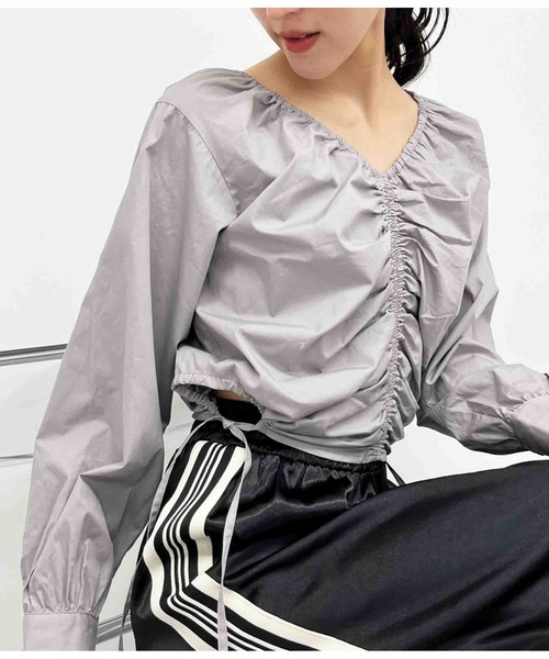 ANAP(アナップ)の「シャーリングブラウス(シャツ/ブラウス・レディース・ホワイト/グレー・FREE)」の2枚目の写真