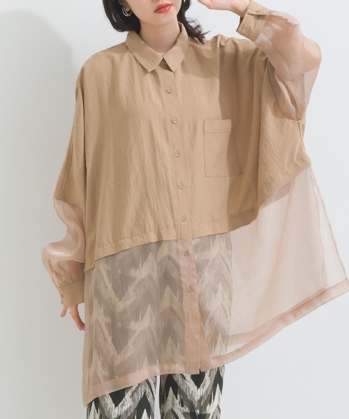 terrace(テラス)の「シルキージョーゼット シアーシャイニーヘムSH(シャツ/ブラウス・レディース・オフホワイト/ベージュ/ブラック・MEDIUM)」の1枚目の写真