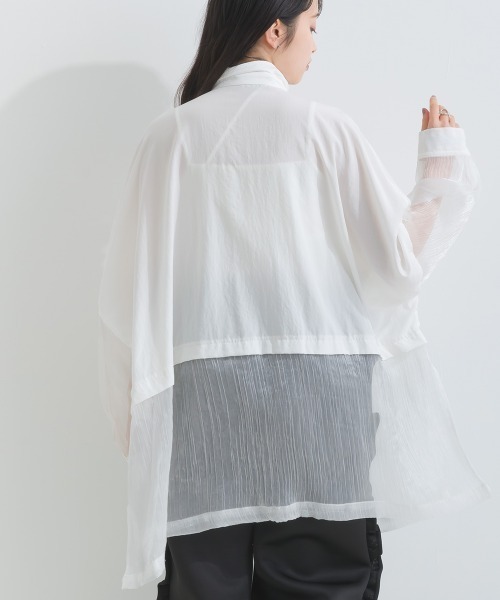 terrace(テラス)の「シルキージョーゼット シアーシャイニーヘムSH(シャツ/ブラウス・レディース・オフホワイト/ベージュ/ブラック・MEDIUM)」の11枚目の写真