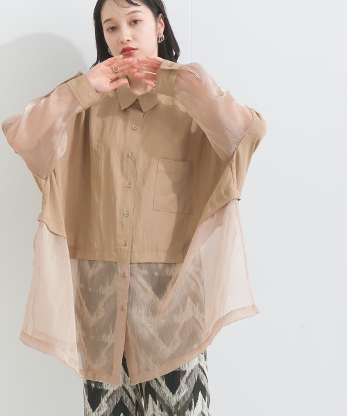 terrace(テラス)の「シルキージョーゼット シアーシャイニーヘムSH(シャツ/ブラウス・レディース・オフホワイト/ベージュ/ブラック・MEDIUM)」の4枚目の写真
