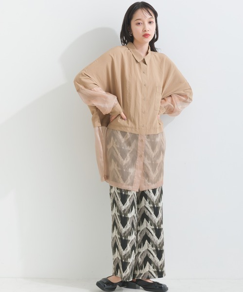 terrace(テラス)の「シルキージョーゼット シアーシャイニーヘムSH(シャツ/ブラウス・レディース・オフホワイト/ベージュ/ブラック・MEDIUM)」の8枚目の写真