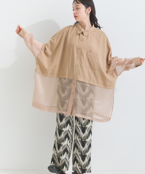 terrace(テラス)の「シルキージョーゼット シアーシャイニーヘムSH(シャツ/ブラウス・レディース・オフホワイト/ベージュ/ブラック・MEDIUM)」の6枚目の写真