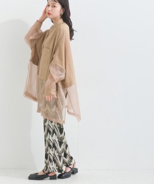 terrace(テラス)の「シルキージョーゼット シアーシャイニーヘムSH(シャツ/ブラウス・レディース・オフホワイト/ベージュ/ブラック・MEDIUM)」の7枚目の写真