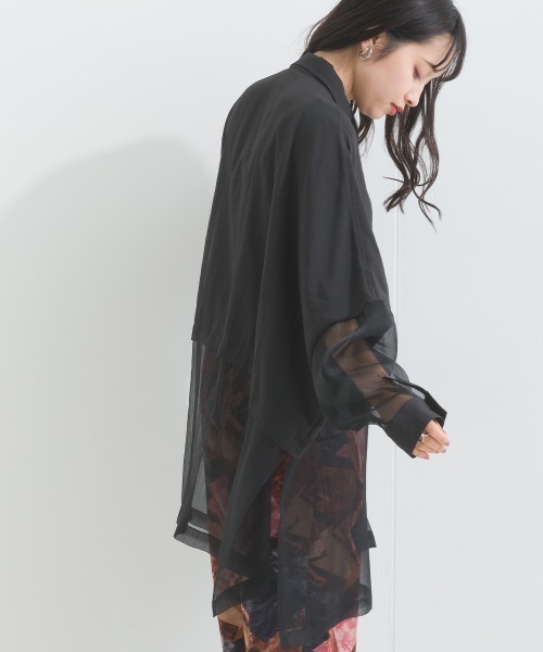 terrace(テラス)の「シルキージョーゼット シアーシャイニーヘムSH(シャツ/ブラウス・レディース・オフホワイト/ベージュ/ブラック・MEDIUM)」の15枚目の写真