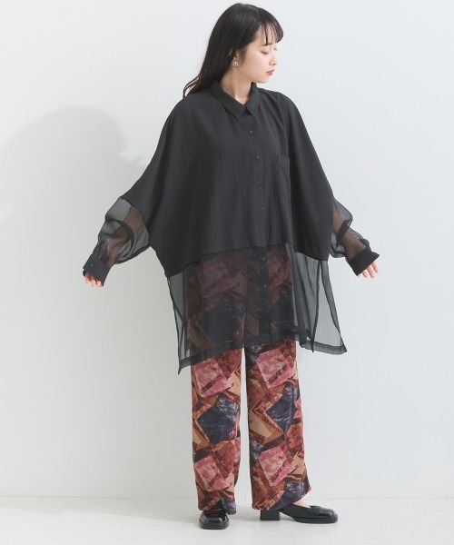 terrace(テラス)の「シルキージョーゼット シアーシャイニーヘムSH(シャツ/ブラウス・レディース・オフホワイト/ベージュ/ブラック・MEDIUM)」の16枚目の写真