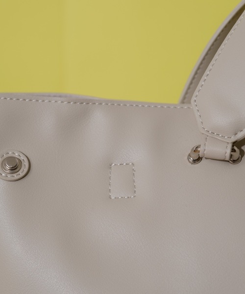 Kastane(カスタネ)の「【Kolors like you/A4サイズ】2way handbag(ハンドバッグ・レディース・アイボリー/ブラック・FREE)」の13枚目の写真