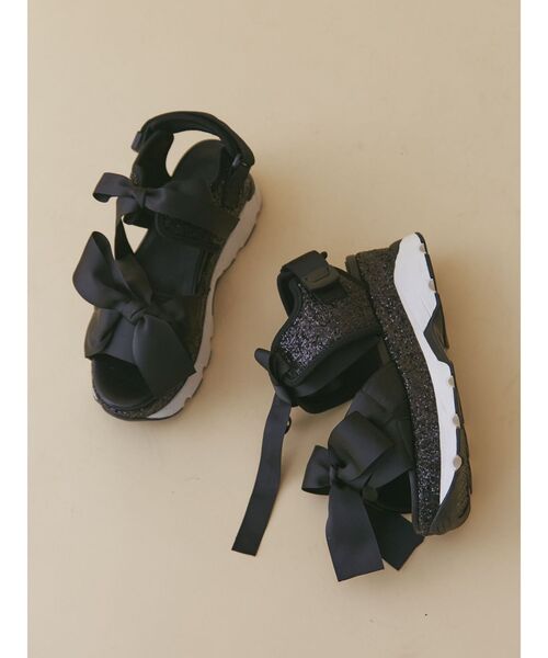 merry jenny（メリージェニー）の「glitterリボンスニーカーサンダル（サンダル・レディース・アイボリー/ブラック/ピンク・SMALL/MEDIUM/LARGE）」の9枚目の写真