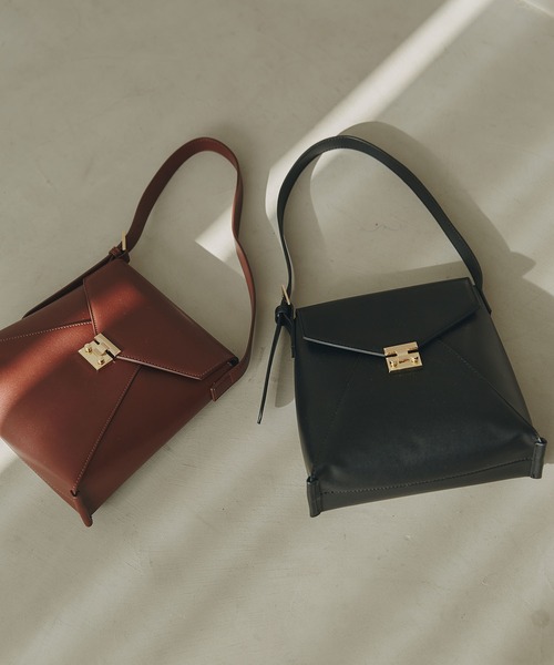 N.(N. Natural Beauty Basic)(エヌエヌナチュラルビューティーベーシック)の「◆ヴィンテージライクワンショルダーバッグ(ショルダーバッグ・レディース・ブラック/ベージュ/ブラウン・FREE)」の4枚目の写真