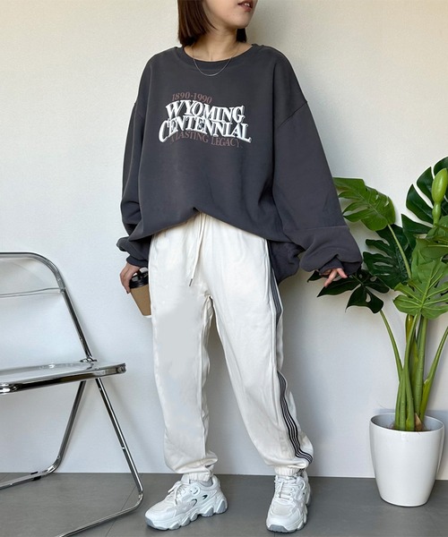 CRB(シーアールビー)の「ラインジョガーパンツ(その他パンツ・レディース・グレー/ブラック/アイボリー・F)」の5枚目の写真