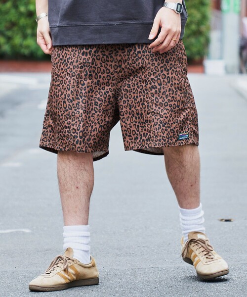 FREAK'S STORE（フリークスストア）の「限定展開 コットンナイロン パッカブル イージーショーツ（その他パンツ・メンズ・ブラック系その他/チャコールグレー/レッド/レオパード/ブラック/ブラック系その他2/オリーブ/ベージュ/ミント/ネイビー/パープル/マスタード/その他1/カモフラージュ・SMALL/MEDIUM/LARGE）」の14枚目の写真