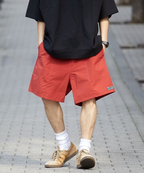 FREAK'S STORE（フリークスストア）の「限定展開 コットンナイロン パッカブル イージーショーツ（その他パンツ・メンズ・ブラック系その他/チャコールグレー/レッド/レオパード/ブラック/ブラック系その他2/オリーブ/ベージュ/ミント/ネイビー/パープル/マスタード/その他1/カモフラージュ・SMALL/MEDIUM/LARGE）」の11枚目の写真