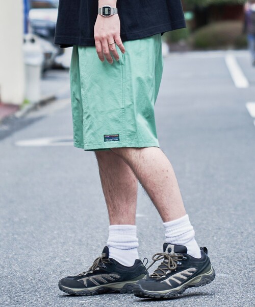 FREAK'S STORE（フリークスストア）の「限定展開 コットンナイロン パッカブル イージーショーツ（その他パンツ・メンズ・ブラック系その他/チャコールグレー/レッド/レオパード/ブラック/ブラック系その他2/オリーブ/ベージュ/ミント/ネイビー/パープル/マスタード/その他1/カモフラージュ・SMALL/MEDIUM/LARGE）」の20枚目の写真