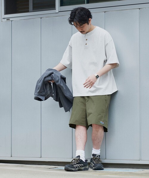 FREAK'S STORE（フリークスストア）の「限定展開 コットンナイロン パッカブル イージーショーツ（その他パンツ・メンズ・ブラック系その他/チャコールグレー/レッド/レオパード/ブラック/ブラック系その他2/オリーブ/ベージュ/ミント/ネイビー/パープル/マスタード/その他1/カモフラージュ・SMALL/MEDIUM/LARGE）」の18枚目の写真