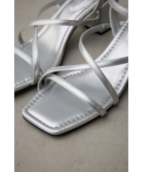 AZUL by moussy（アズールバイマウジー）の「ナロークロスストラップサンダル（サンダル・レディース・ブラック/アイボリー/シルバー・LL/LARGE/MEDIUM/SMALL）」の14枚目の写真
