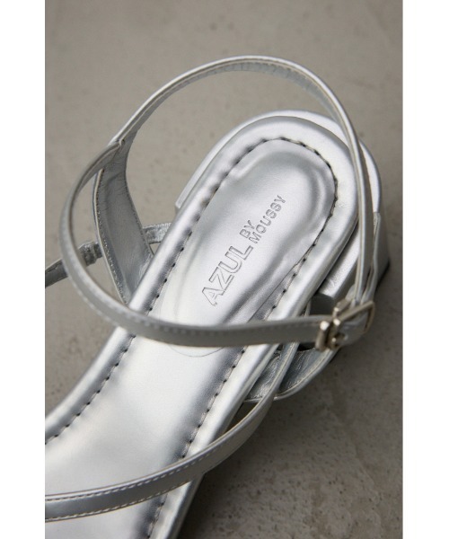 AZUL by moussy（アズールバイマウジー）の「ナロークロスストラップサンダル（サンダル・レディース・ブラック/アイボリー/シルバー・LL/LARGE/MEDIUM/SMALL）」の12枚目の写真