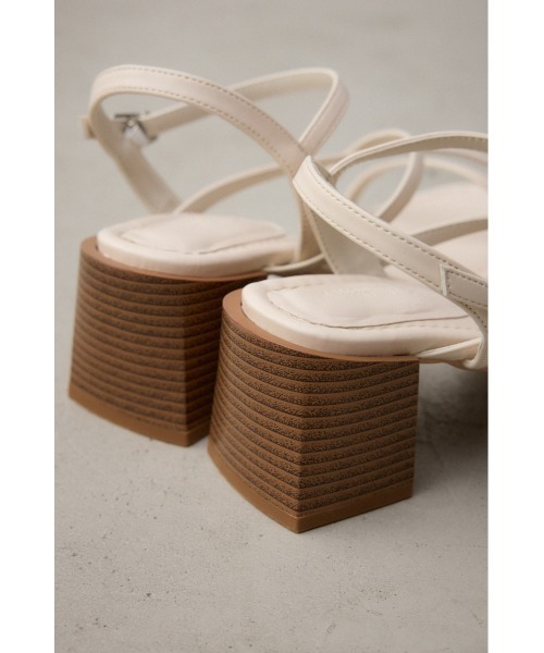 AZUL by moussy（アズールバイマウジー）の「ナロークロスストラップサンダル（サンダル・レディース・ブラック/アイボリー/シルバー・LL/LARGE/MEDIUM/SMALL）」の6枚目の写真