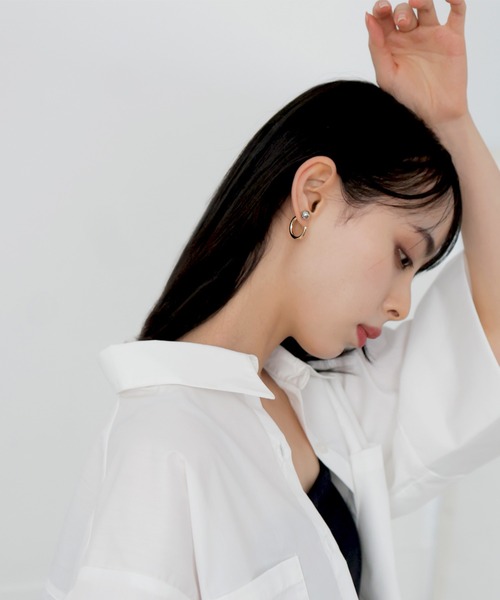 LIAN(リアン)の「バイカラーフープピアス(ピアス(両耳用)・レディース・シルバー/ゴールド・FREE)」の4枚目の写真