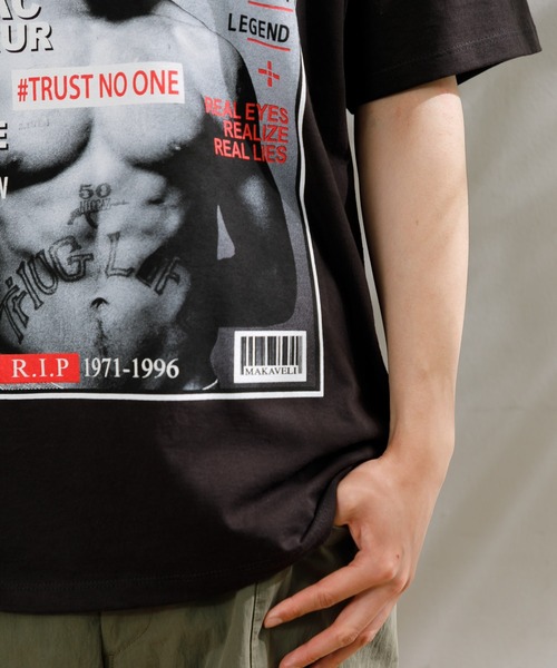 AMERICAN RAG CIE(アメリカンラグシー)の「SAWS US TEE TUPAC "XXL MAGAZINE(Tシャツ/カットソー・メンズ・ブラック・L/XL)」の7枚目の写真
